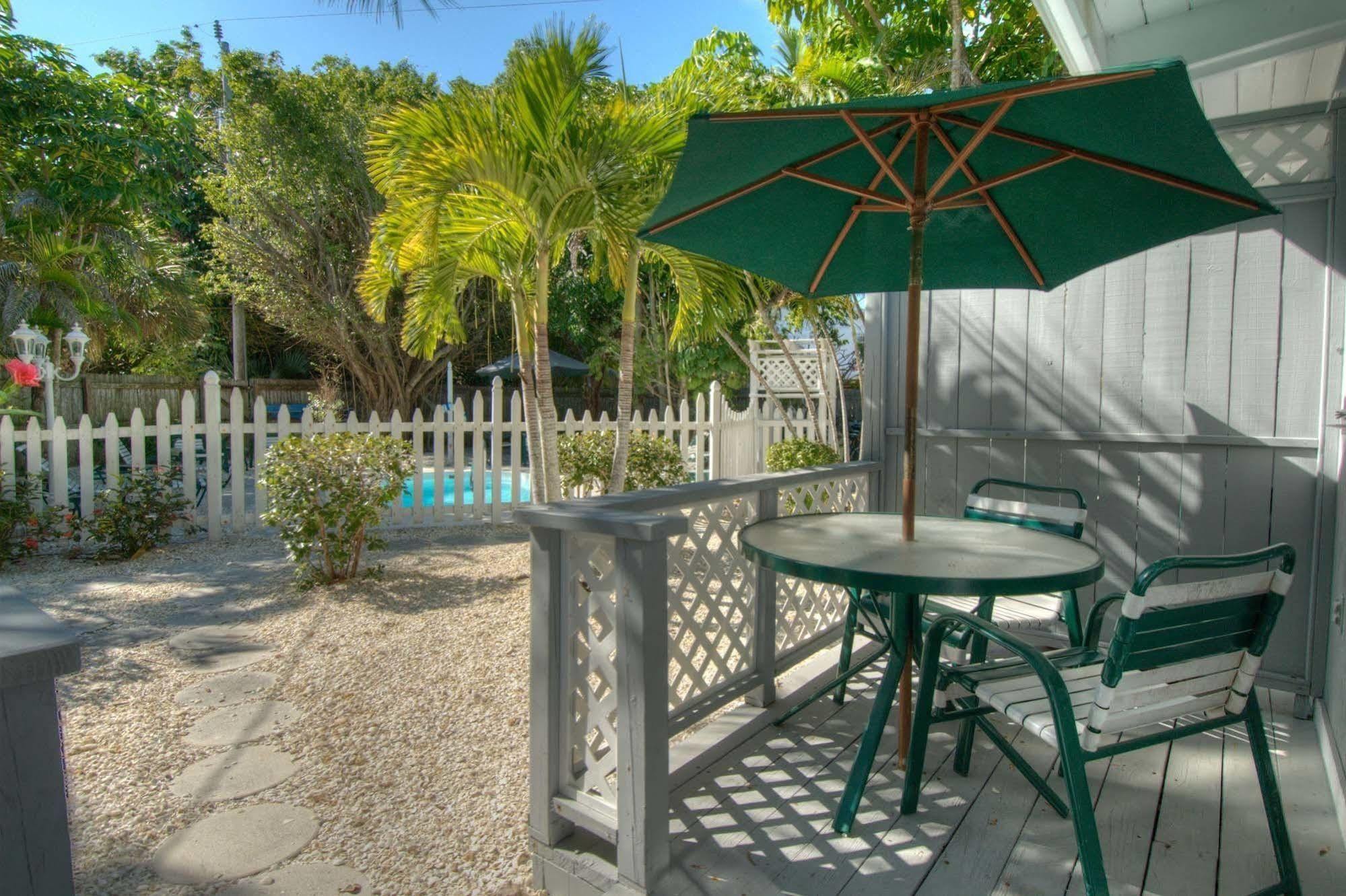 Seahorse Cottages - Adults Only Sanibel Exterior photo